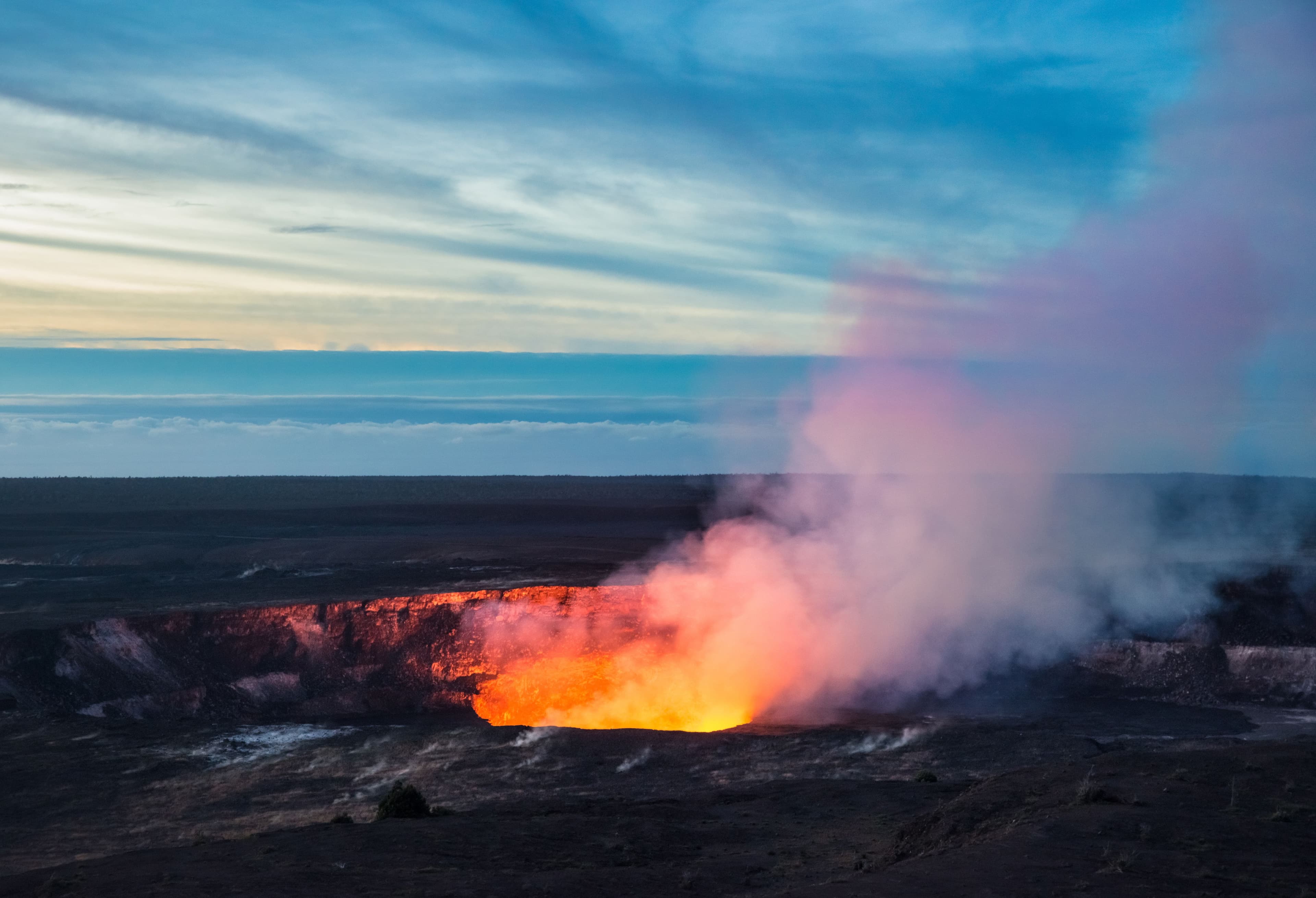 Fire and steam erupting from Kilauea Crate, Hawaii Volcanoes National Park, Big Island of Hawaii | Image Credit: © Alexander Demyanenko - stock.adobe.com.